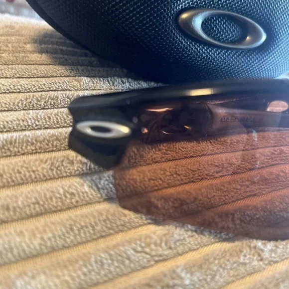 Oakley Radar Path Matte Black w/red Lenses 09682 136 With Case - Picture 2 of 9